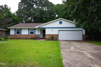 7027 Calamar Dr, Fayetteville, NC 28314