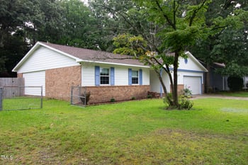 7027 Calamar Dr, Fayetteville, NC 28314