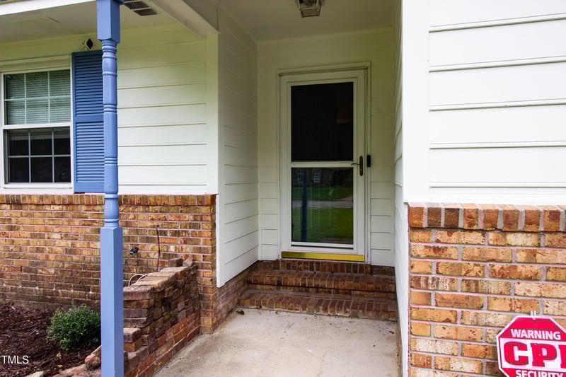 7027 Calamar Dr, Fayetteville, NC 28314
