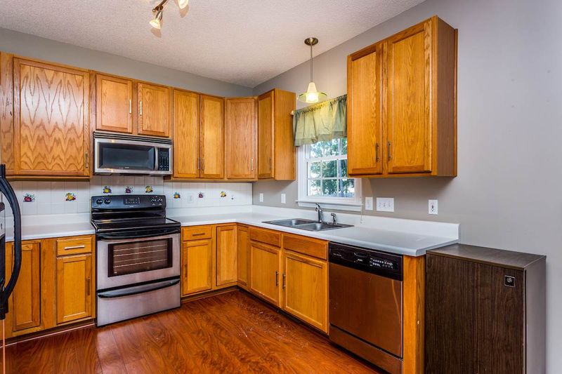 7028 Englehardt Dr, Raleigh, NC 27617
