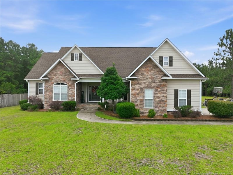 7029 Pope Cashwell Ct, Hope Mills, NC 28348