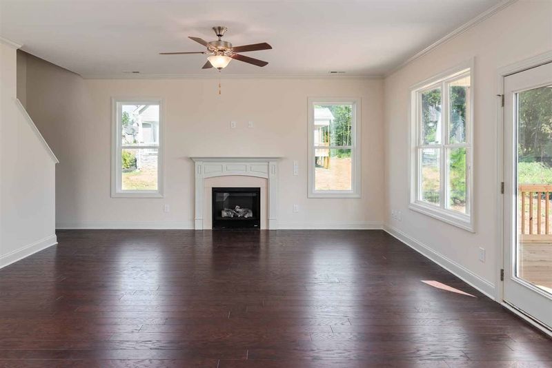 7029 Vanover Dr, Raleigh, NC 27604