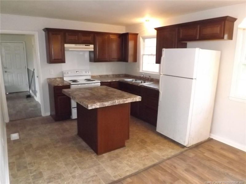 703 Amethyst Ct, Fayetteville, NC 28311