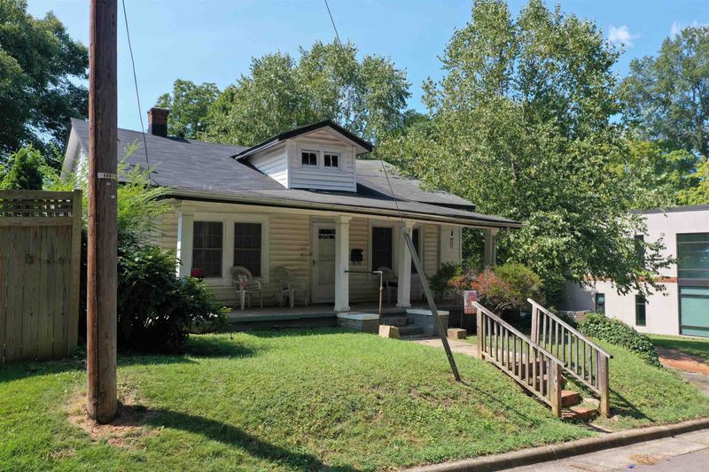703 Chamberlain St, Raleigh, NC 27607