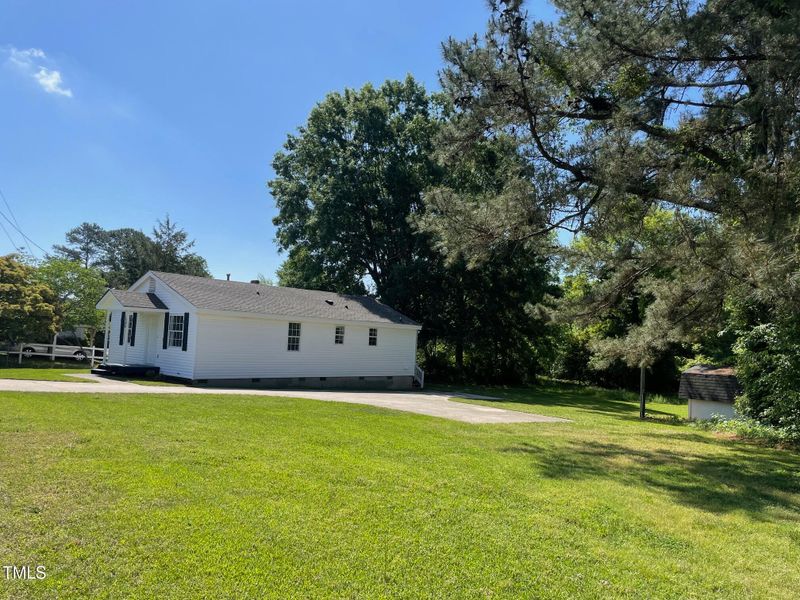 703 W Church St, Angier, NC 27501