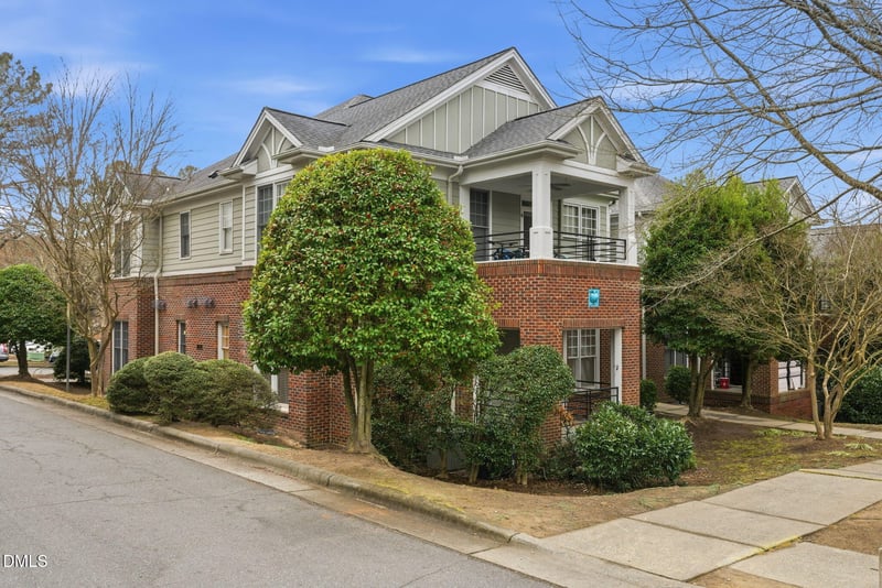 703 Copperline Dr #201, Chapel Hill, NC 27516