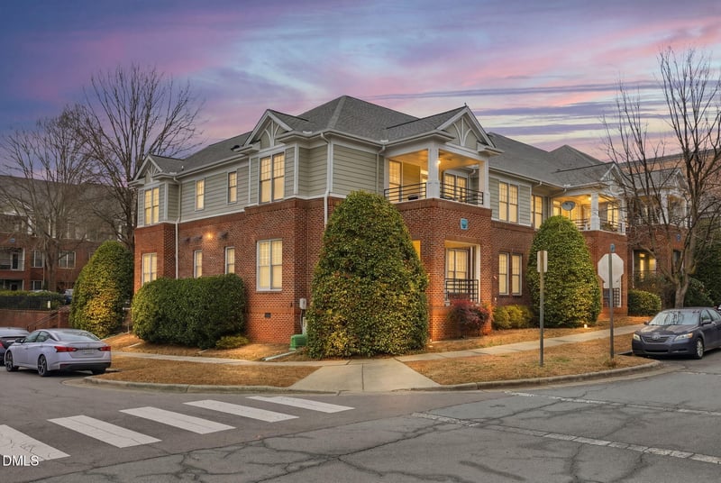 703 Copperline Dr #201, Chapel Hill, NC 27516