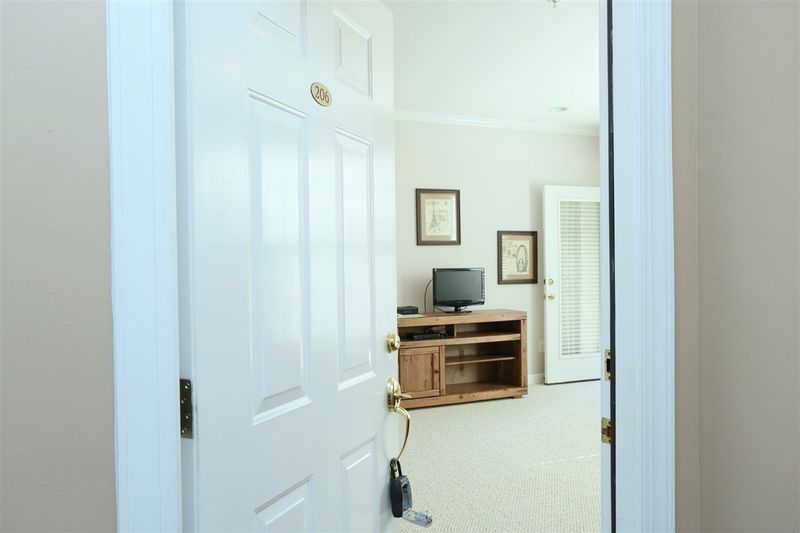 703 Copperline Dr #206, Chapel Hill, NC 27516