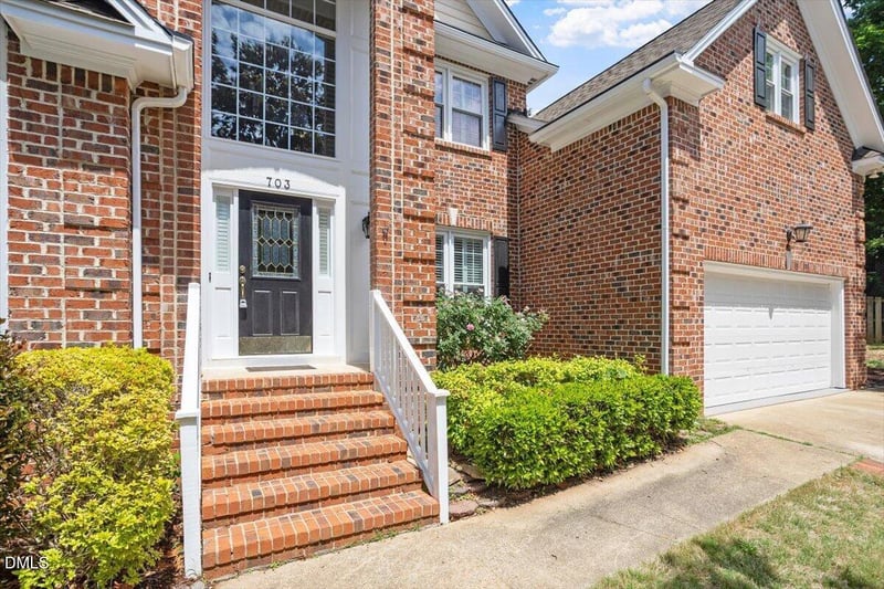 703 Cricketfield Ln, Cary, NC 27518