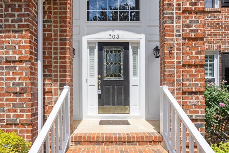 703 Cricketfield Ln, Cary, NC 27518