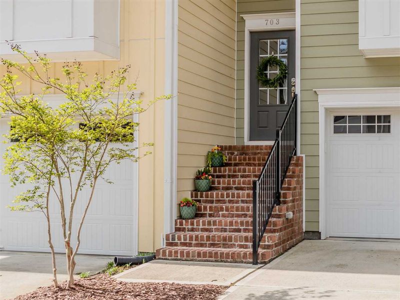 703 Edgewater Ridge Ct, Apex, NC 27523