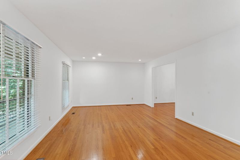 703 Emory Dr, Chapel Hill, NC 27517