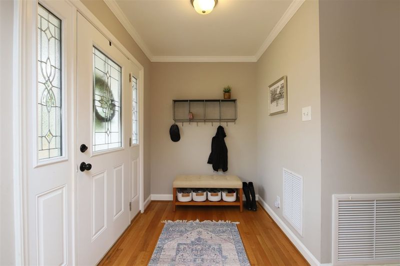703 N Estes Dr, Chapel Hill, NC 27514