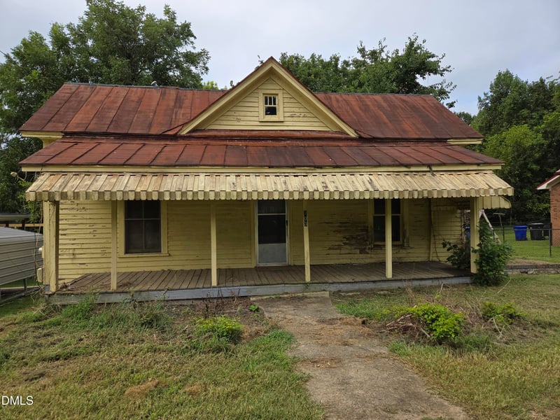 703 Holt St W, Mebane, NC 27302