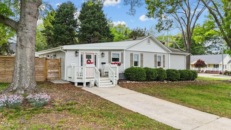 703 E Horne St, Clayton, NC 27520