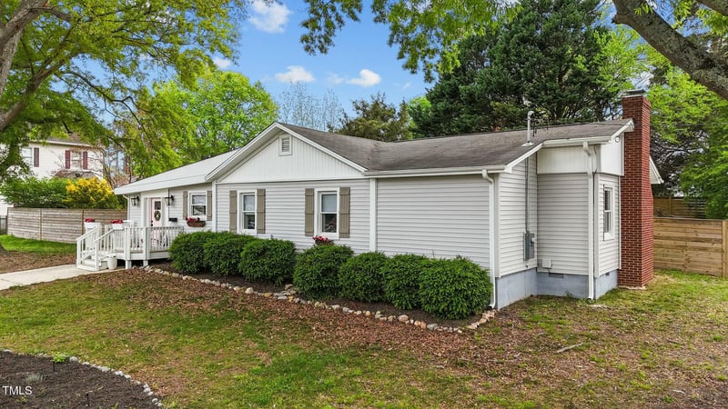 703 E Horne St, Clayton, NC 27520