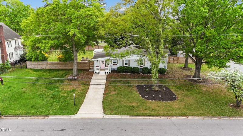 703 E Horne St, Clayton, NC 27520