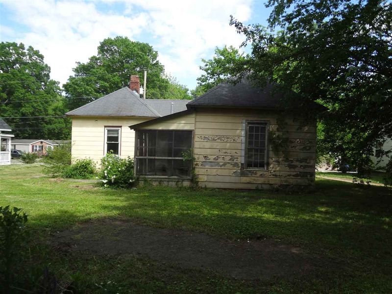 703 Kenmore Ave, Louisburg, NC 27549