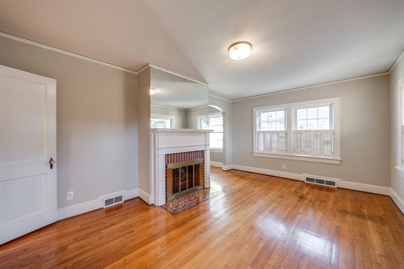 703 Kimbrough St, Raleigh, NC 27608