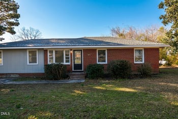 703 Main St, Clinton, NC 28328