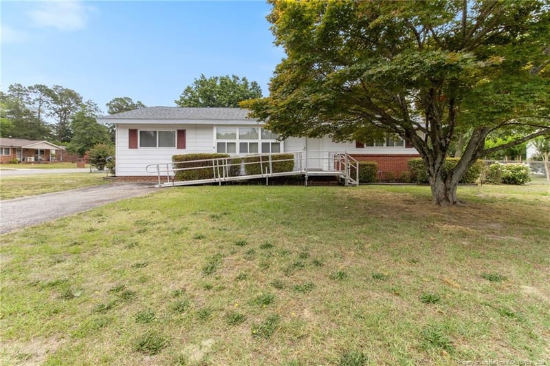 703 Moriston Rd, Fayetteville, NC 28314