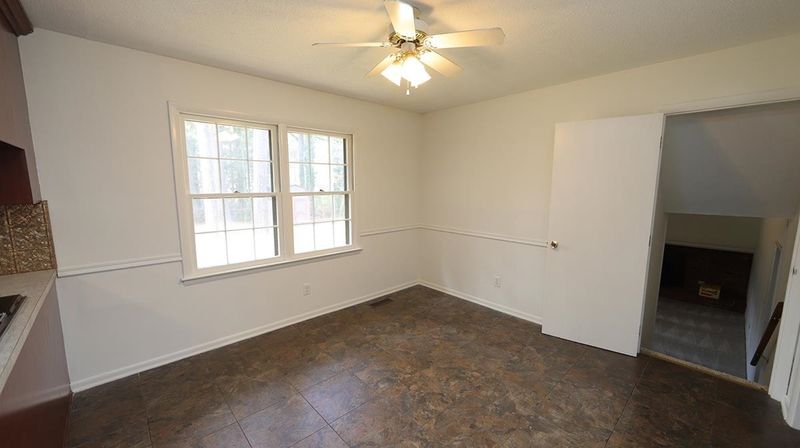 703 Northampton Dr, Cary, NC 27513