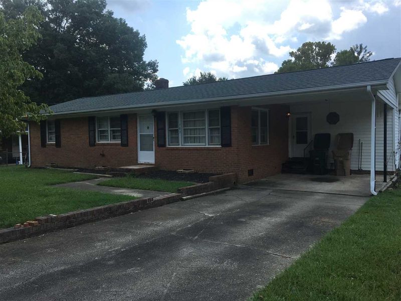 703 Pond Dr, Clayton, NC 27520