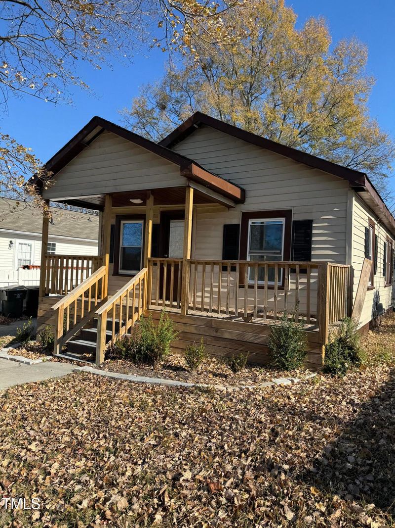 703 Richmond Ave, Burlington, NC 27217