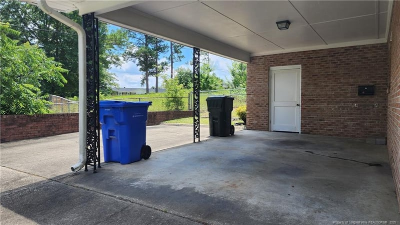 703 Roundtree Dr, Fayetteville, NC 28303