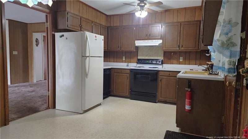 703 Roundtree Dr, Fayetteville, NC 28303