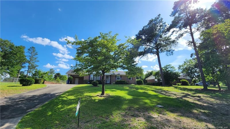 703 Roundtree Dr, Fayetteville, NC 28303