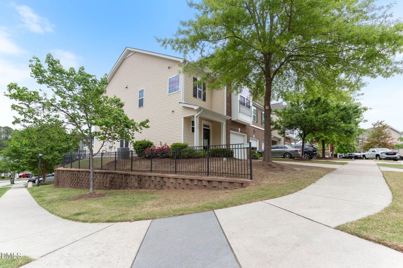 703 Silver Stream Ln, Cary, NC 27519