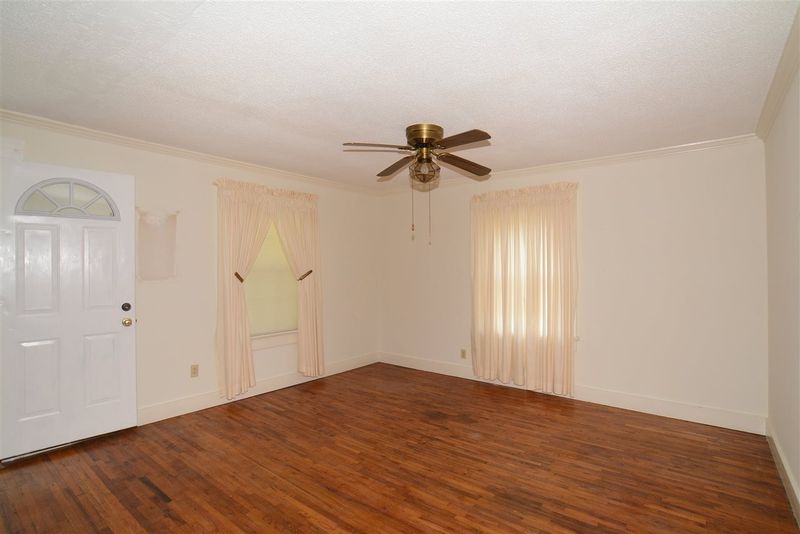 703 N Taylor St, Wake Forest, NC 27587