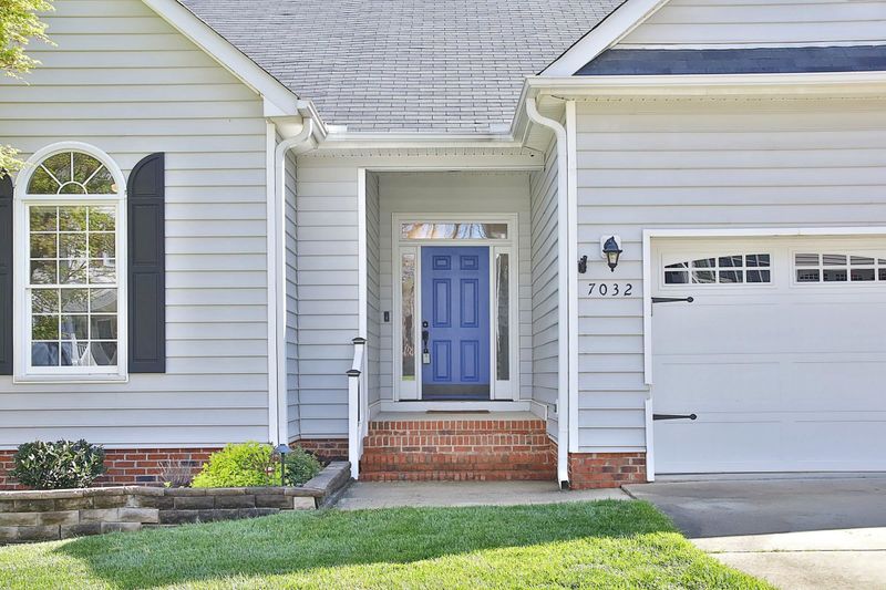 7032 Bellard Ct, Raleigh, NC 27617