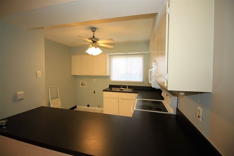 7032 Longstreet Dr #A, Raleigh, NC 27615