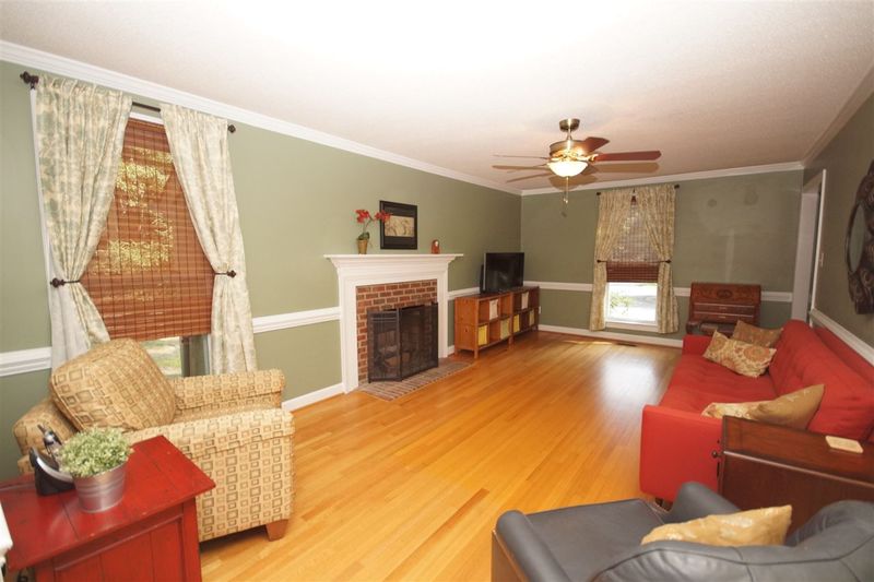 7033 Sandringham Ct, Raleigh, NC 27613