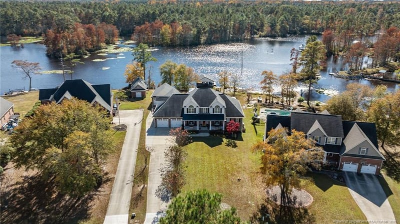 7037 Mariners Landing Dr, Fayetteville, NC 28306