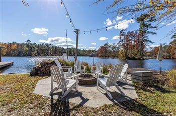 7037 Mariners Landing Dr, Fayetteville, NC 28306