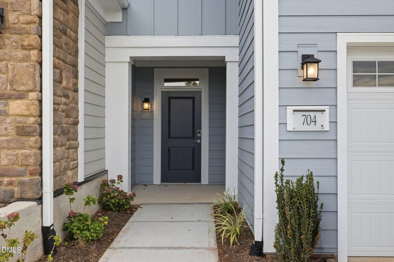 704 Blackpool Dr, Durham, NC 27703