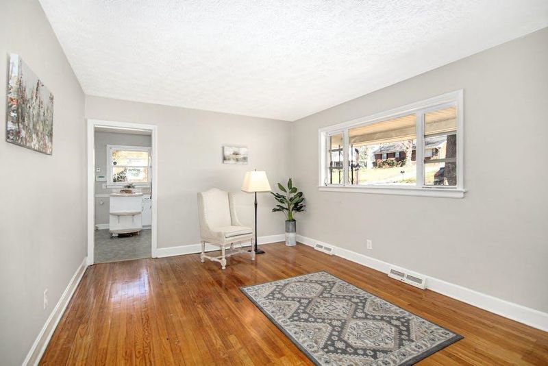 704 Bland Blvd, Burlington, NC 27217