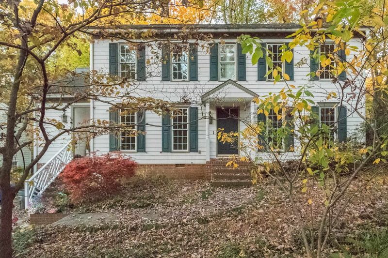 704 Blenheim Dr, Raleigh, NC 27612