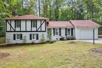 704 Chesapeake Ln, Cary, NC 27511