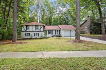 704 Chesapeake Ln, Cary, NC 27511
