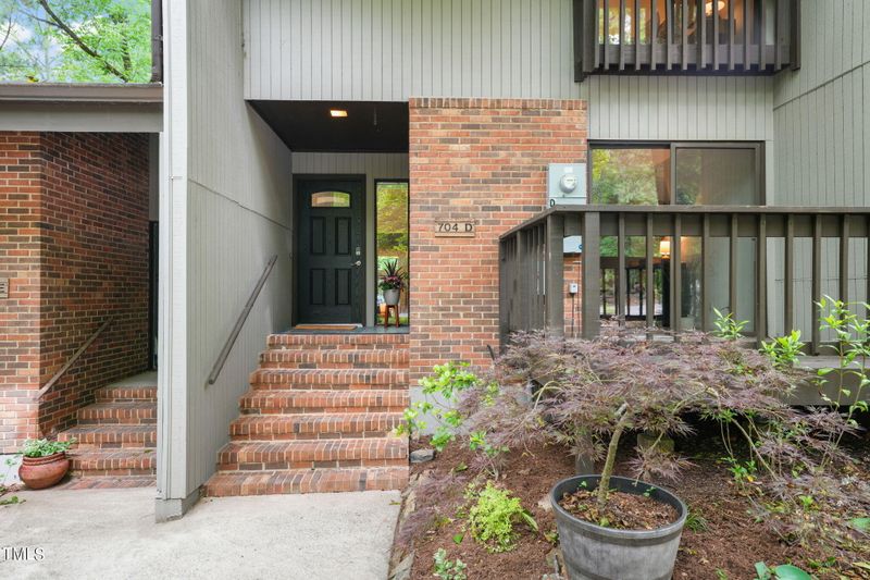 704 Constitution Dr #D, Durham, NC 27705