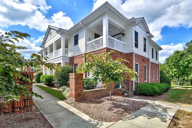704 Copperline Dr #102, Chapel Hill, NC 27516