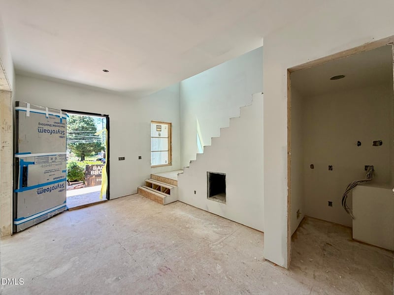 704 Coventry Ct, Raleigh, NC 27609