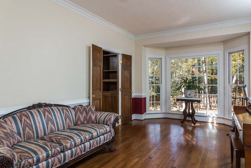 704 Downpatrick Ln, Raleigh, NC 27615
