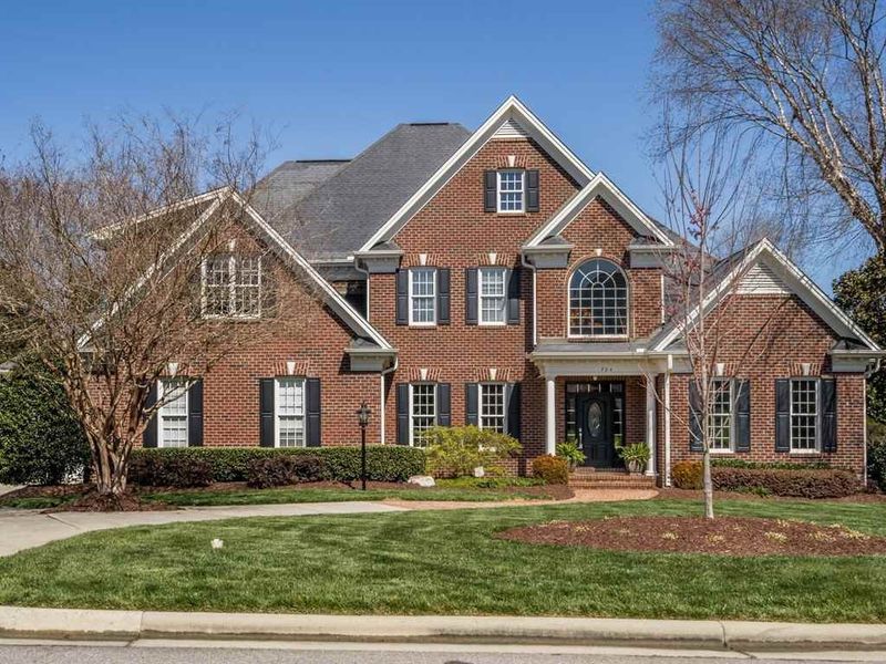 704 Evanvale Ct, Cary, NC 27518