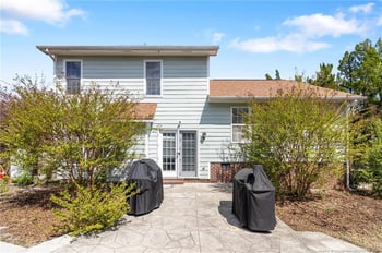 704 Fairbluff Dr, Hope Mills, NC 28348