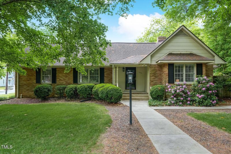 704 W Front St, Burlington, NC 27215
